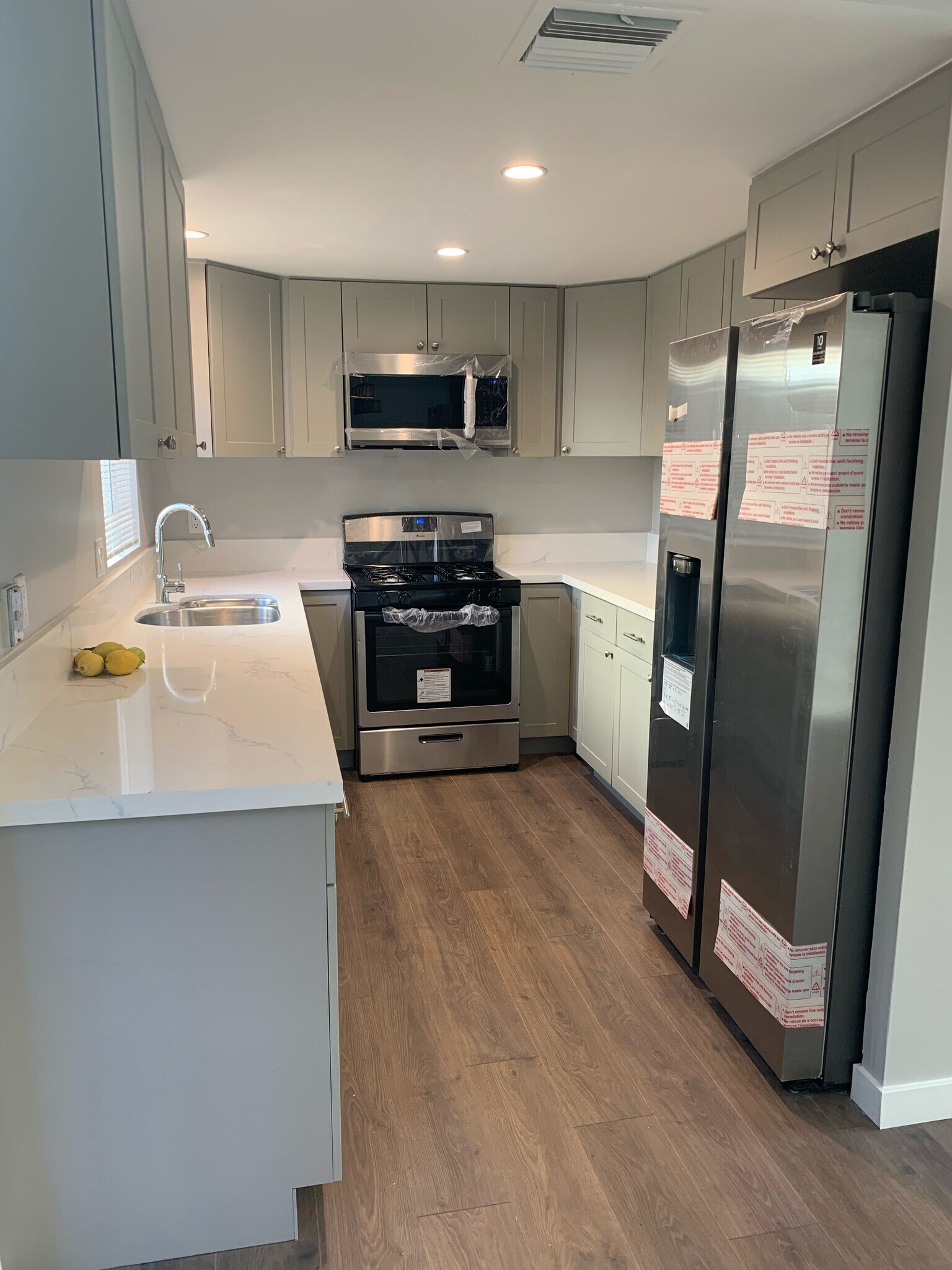 Stainless appliances - 419 California St