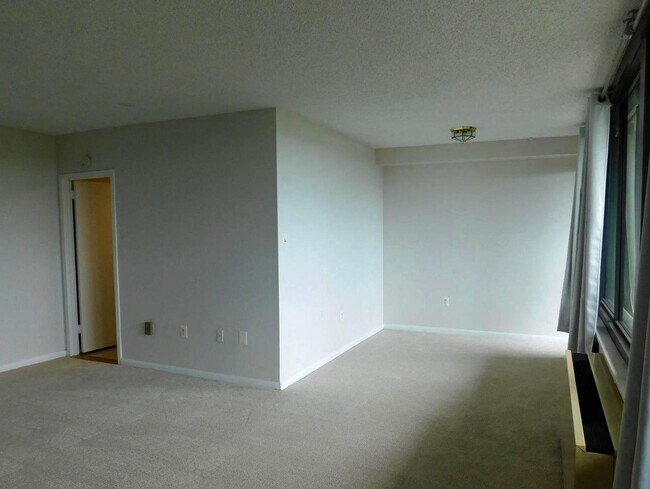 Building Photo - 3701 S George Mason Dr