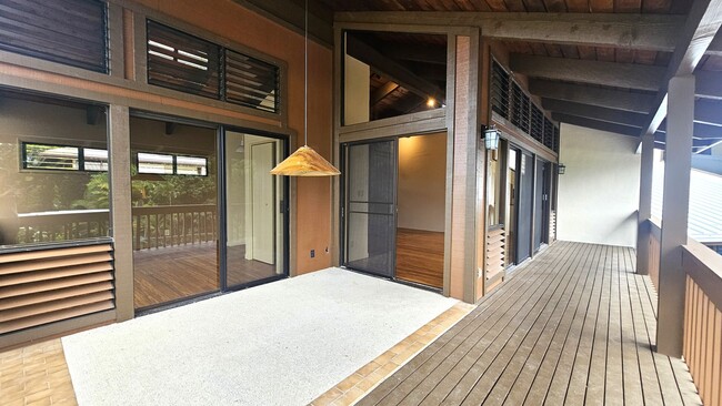 Building Photo - Architect masterpiece -  Several fruits, pool, Ac, amazing home!