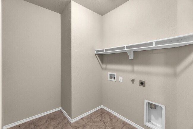 Building Photo - Welcome home!