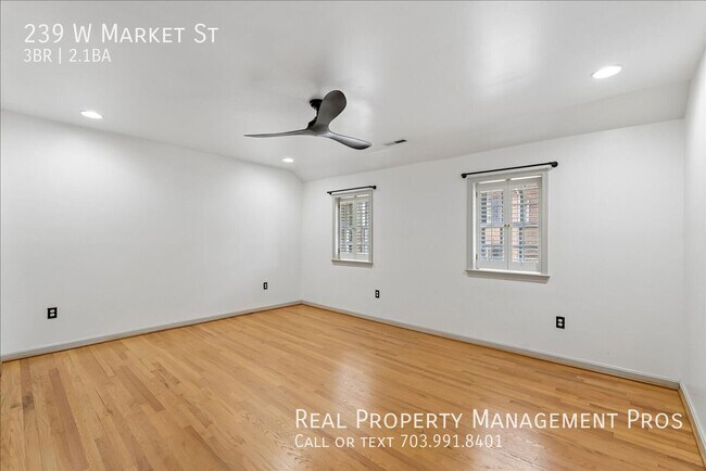 Building Photo - 239 W Market St-
