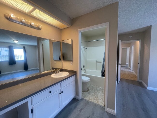 Building Photo - Victorville 4 Bedroom 2 Bathroom