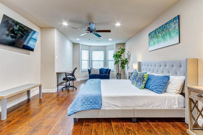 Building Photo - 3807 W Orem Dr