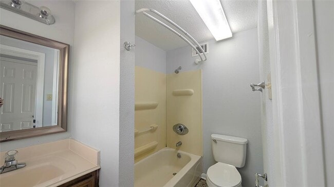 Building Photo - 3733 Hays Ave