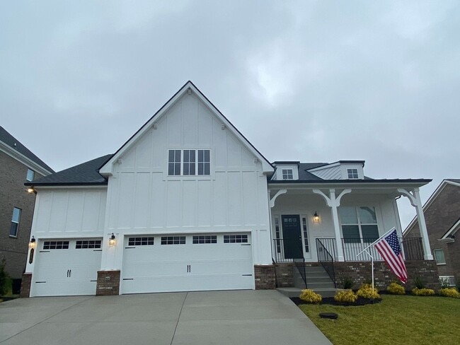 Building Photo - Amazing 4 Bedroom Home in Lebanon / 3.5 Bathrooms / 3 Car Garage /  Fenced in Backyard with Deck /