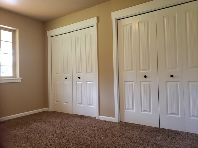 bedroom 2 - 28450 Pleasant Valley Rd