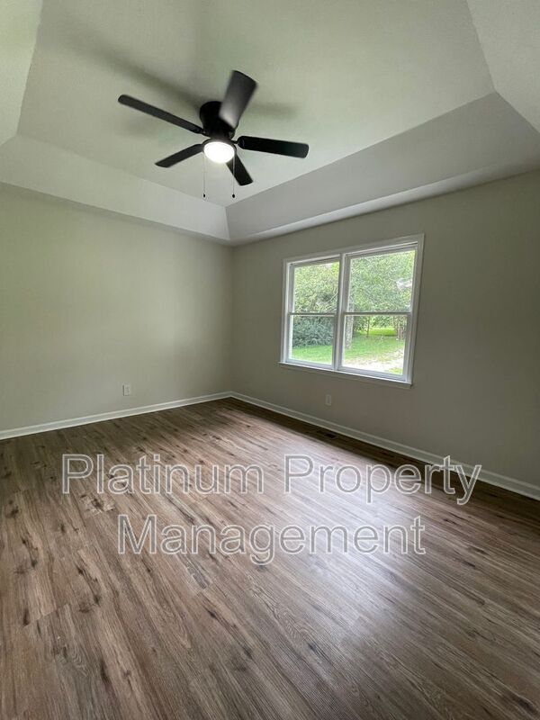 Building Photo - 35 Pecks Creek Ct