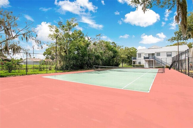 Building Photo - 2560 Woodgate Blvd