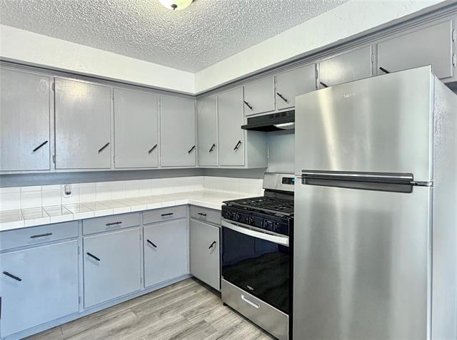 Building Photo - 2526 Louise St