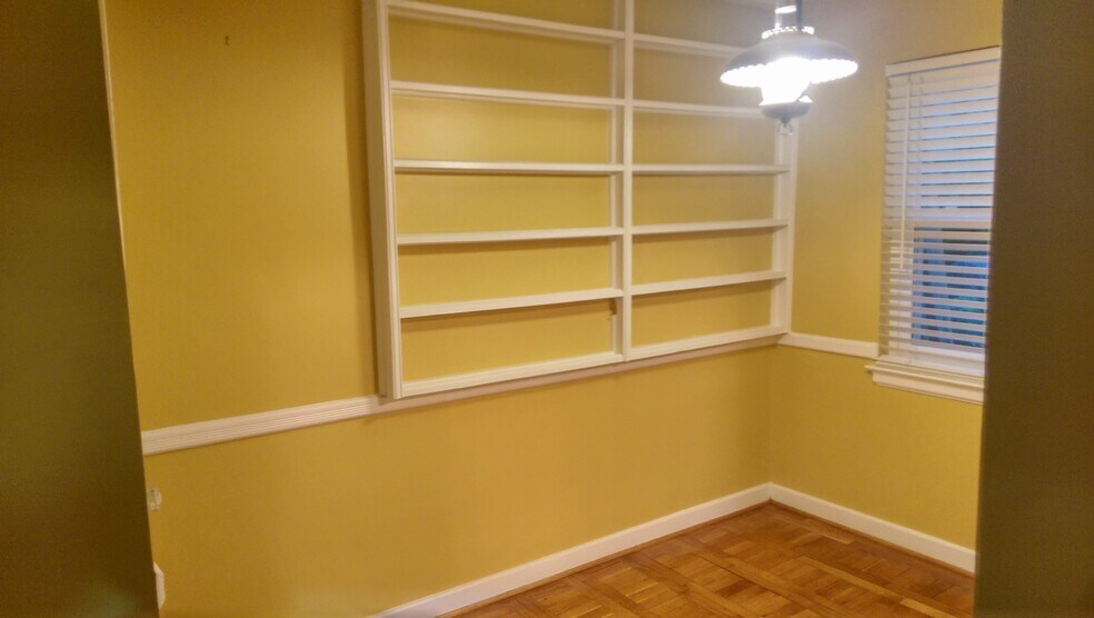 Dining Room - 904 S Highland St