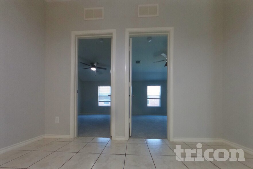 Building Photo - 12809 Carpenter Ln