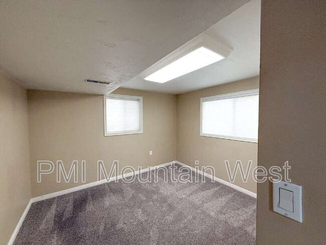 Building Photo - 678 S 650 W