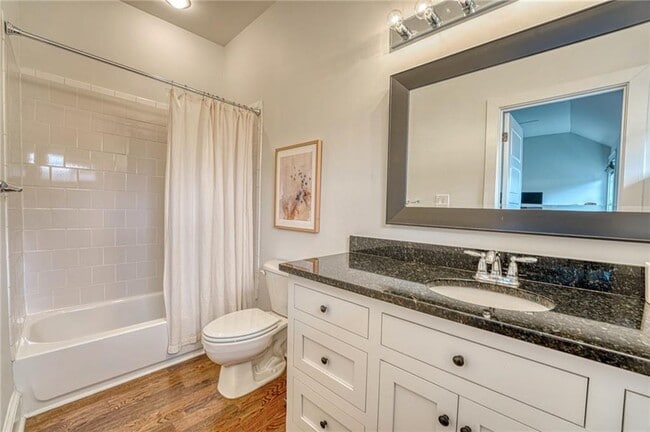 Building Photo - 997 Blue Ridge Ave NE