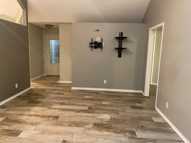 Building Photo - 1825 Mountain Ash Dr