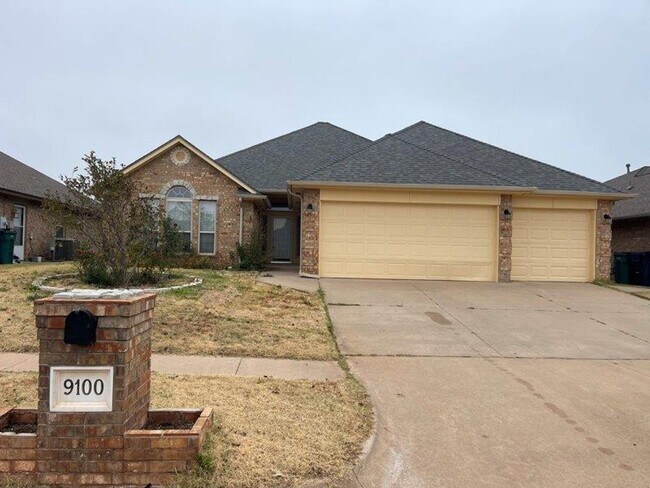 Building Photo - 3 bed plus office with storm shelter in Moore Schools!