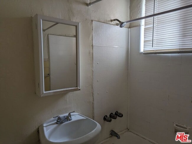 Building Photo - 259 S Harvard Blvd