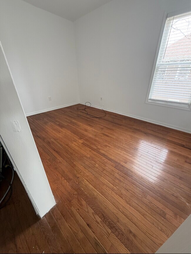 Building Photo - Singleton Multifamily Building