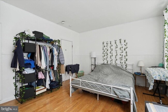 Building Photo - 3215 Hamilton St