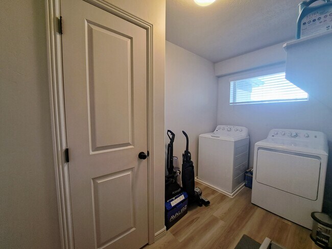 Building Photo - 755 N 2560 E