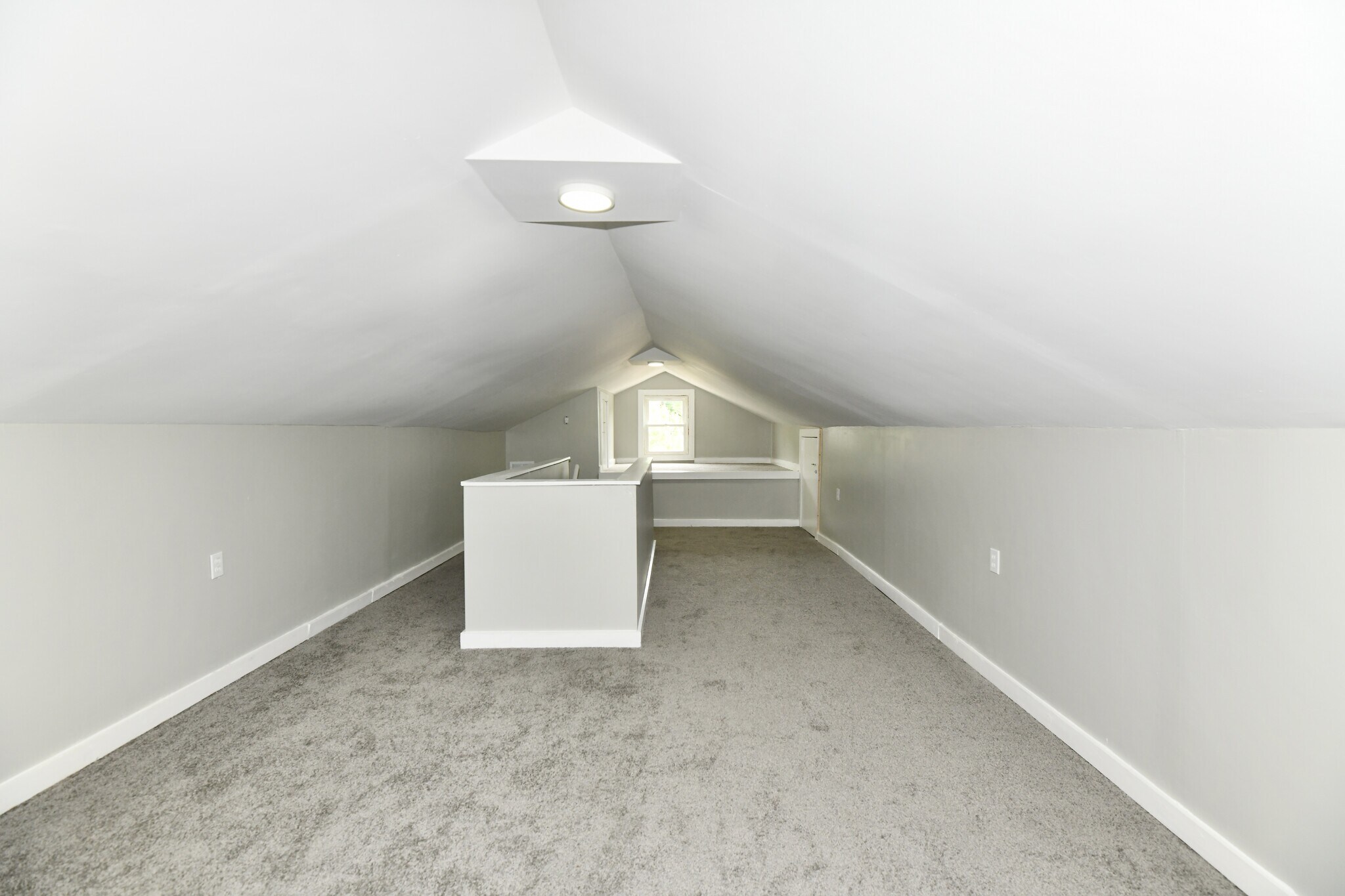 Building Photo - 3550 Eisenhower Dr
