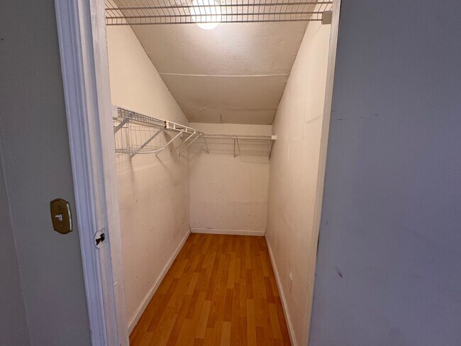Building Photo - 3 Bedroom 2 bathroom Home for Rent -Lesley Reilly Property
