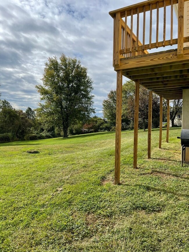 Building Photo - COMING SOON - Country Setting located betw...