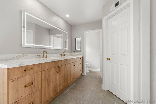 Building Photo - 4485 Sunset Bluffs Way