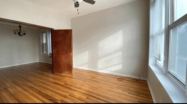 Building Photo - 2 bedroom in Chicago IL 60647