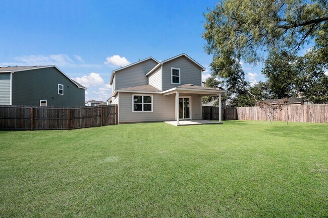 Building Photo - Lovely Rancho Primera Property