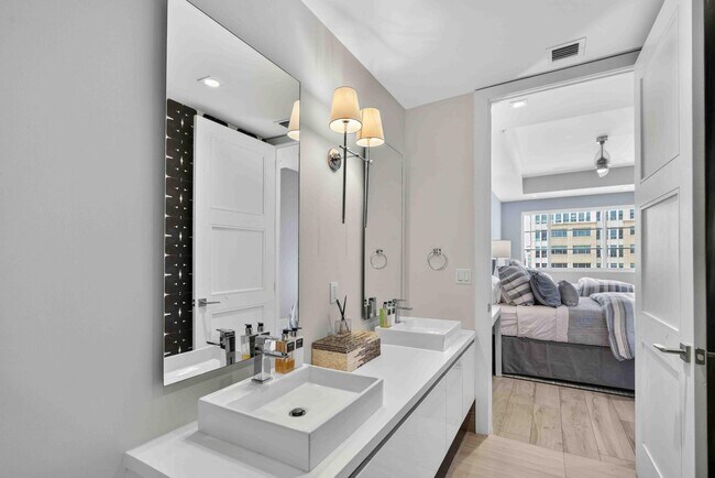 Building Photo - 155 E Boca Raton Rd