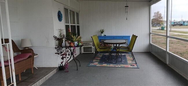 Building Photo - 115 Duxbury Ave