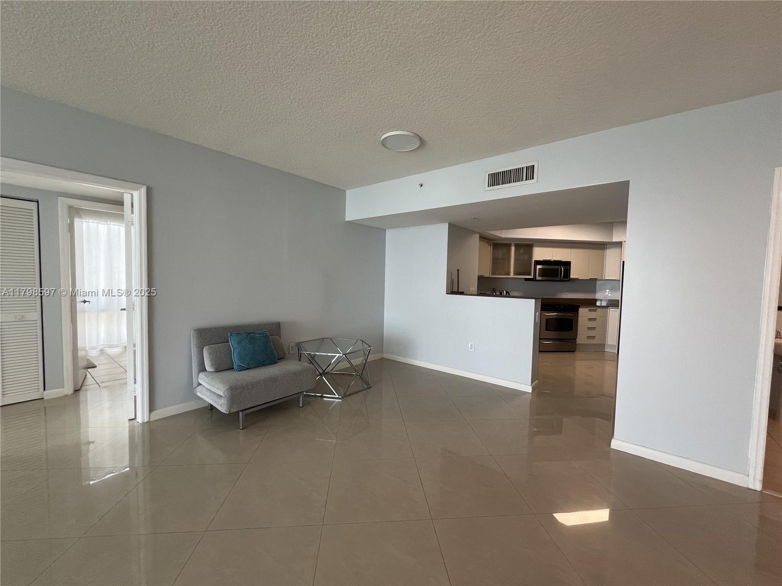 Building Photo - 16699 Collins Ave