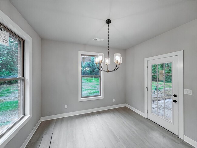 Building Photo - 10 Olmsted Cir