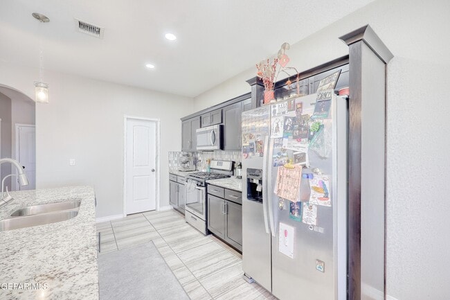 Building Photo - 2163 Enchanted Brk Dr