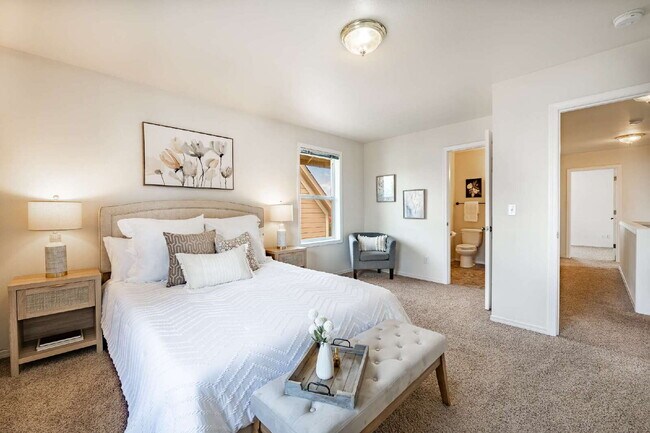 Building Photo - Sought-after 5-Bedroom Pet Friendly Home i...