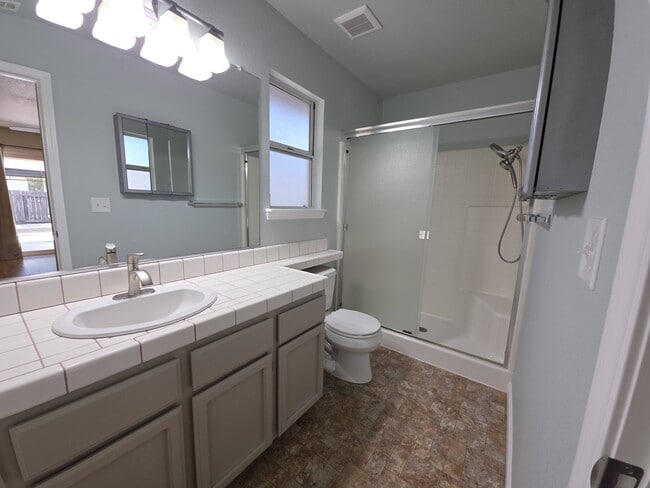Building Photo - 3179 Sunglow Dr