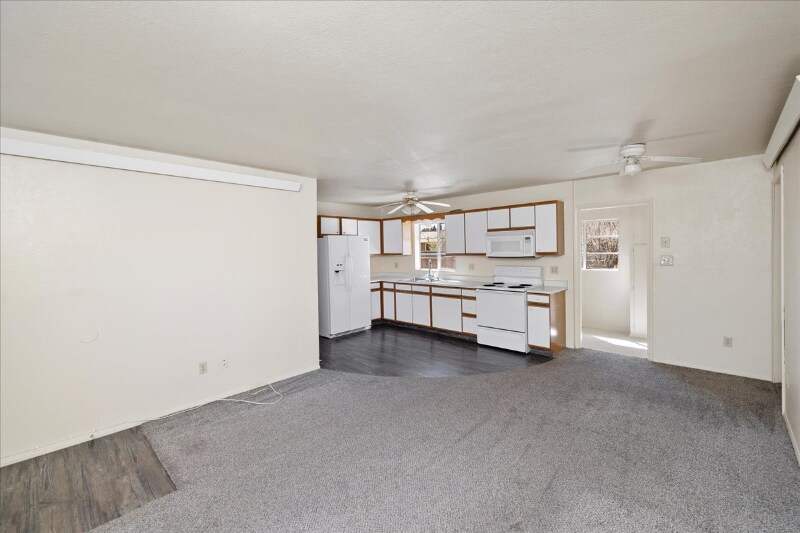 Building Photo - 8849 Len Ct