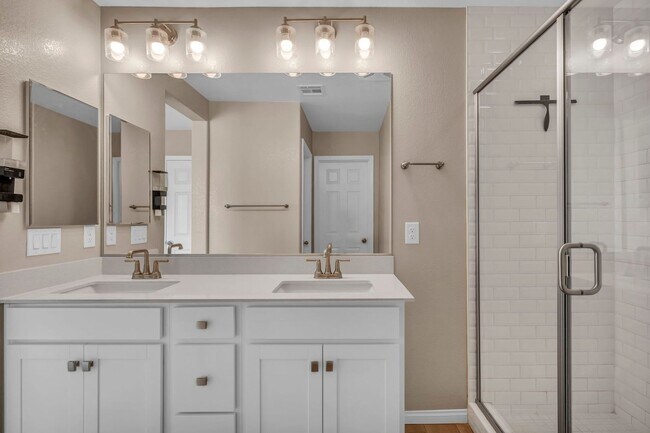 Building Photo - 688 Monroe Hl Pl