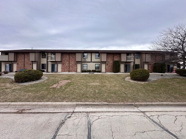 Building Photo - Recently Renovated 1 Bedroom 1 Bath Lower Apartment W/Garage!