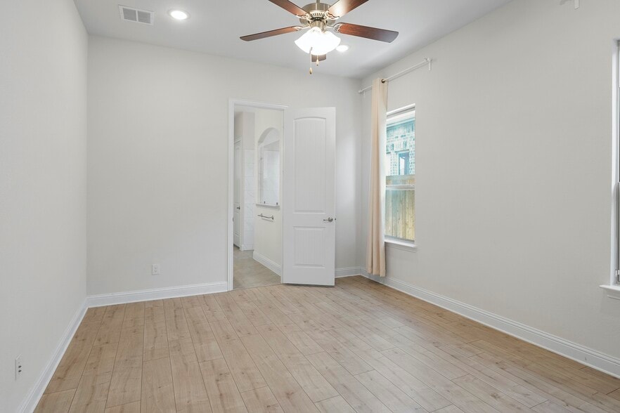 Building Photo - 8211 Agarito Way