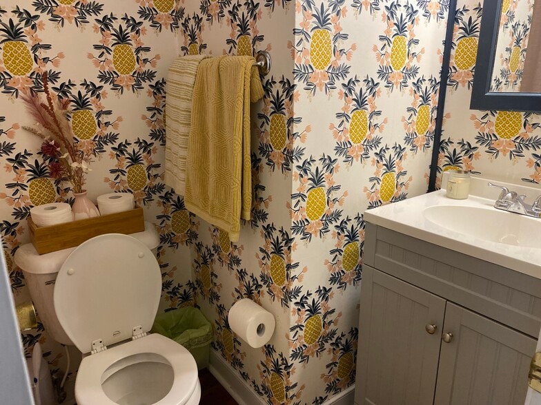 Bathroom - 5108 Bromley Ln