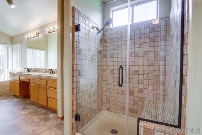 Building Photo - 11742 Avenida Sivrita