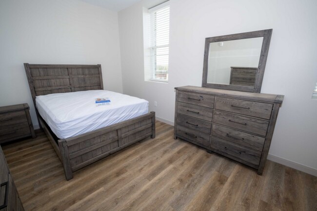 Building Photo - 103 N 1st St