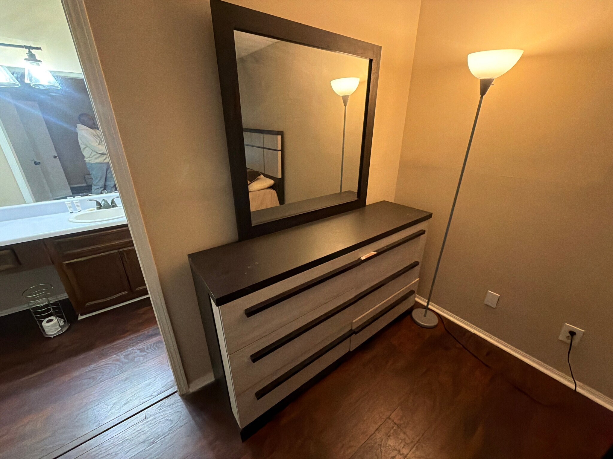Building Photo - Room in Condo on Brockett Pl