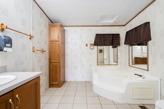 Building Photo - 356 Burr Oak Ln
