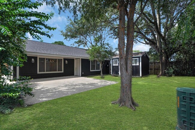 Building Photo - 23939 Griffin House Ln