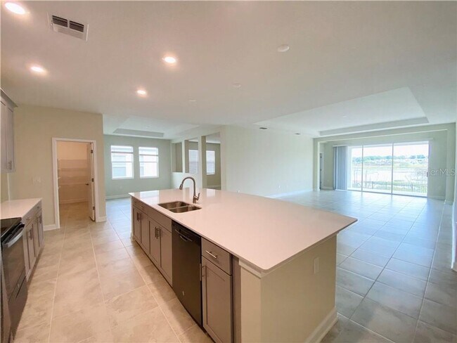 Building Photo - Gorgeous brand new house 4 bedrooms 3.5 bathrooms lake view