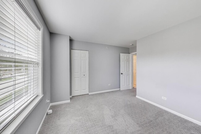 Building Photo - 10 N Dryden Pl