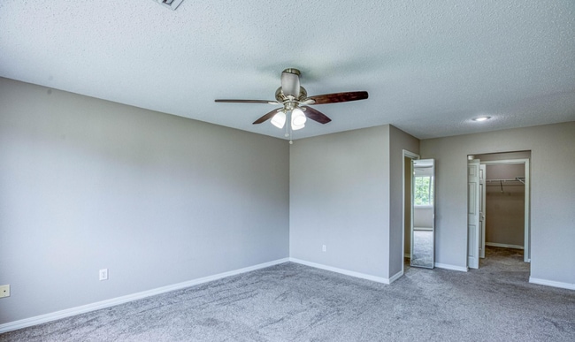 Building Photo - Summerwood!! Application and more info @ https://www.sandseekerrealty.com/long-term-rentals/. Cli...