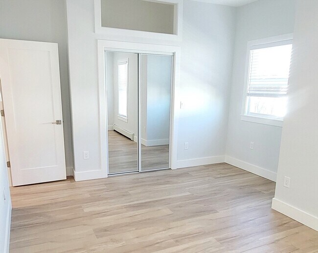 Building Photo - 53 W Eagle St